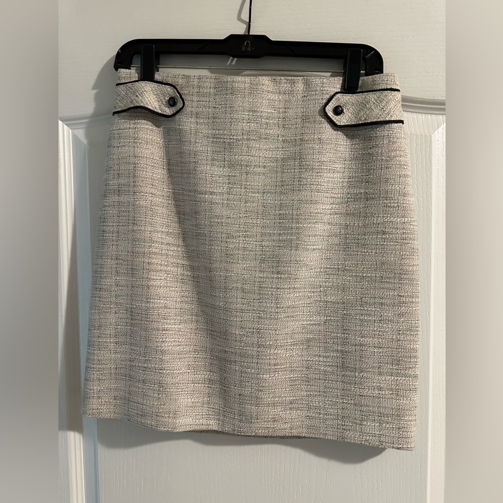 White House Black Market Skirt.